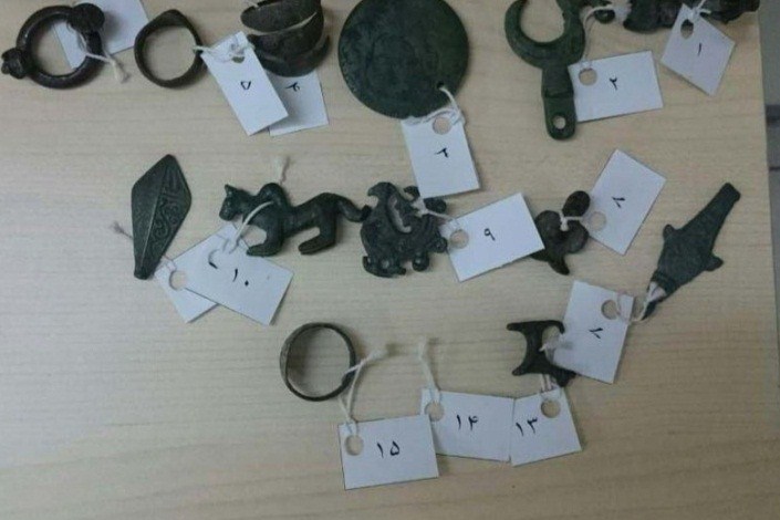 کشف ۶۰ قطعه اشیای تاریخی با قدمت ۲۵۰۰ ساله در گلستان