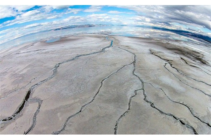 دریاچه ارومیه به زودی خشک می شود/راهکار و امید هست اماپیگیری مدام می‌طلبد