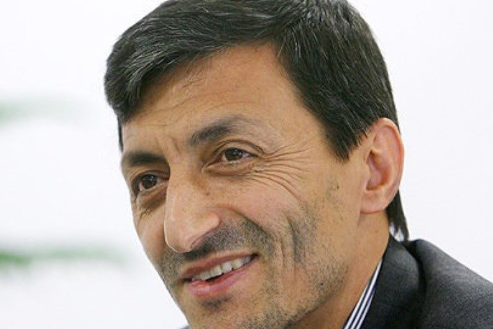 فتاح:دیگر  رابطه صمیمی با احمدی نژاد ایجاد نشد/اینکه در دولت دهم نبودم توافق ما بود