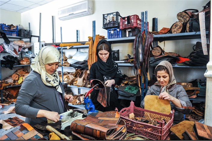 تلاش زنان در  عرصه صنایع دستی برای دریافت نشان ملی