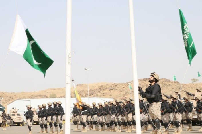 فرمانده ارتش پاکستان با محمدبن سلمان دیدار کرد