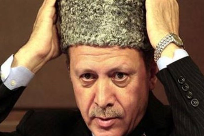 رهبر جنبش ملی‌گرای ترکیه: اردوغان کاخش را باید با  سوزاندن پِهِن خشک گرم کند!