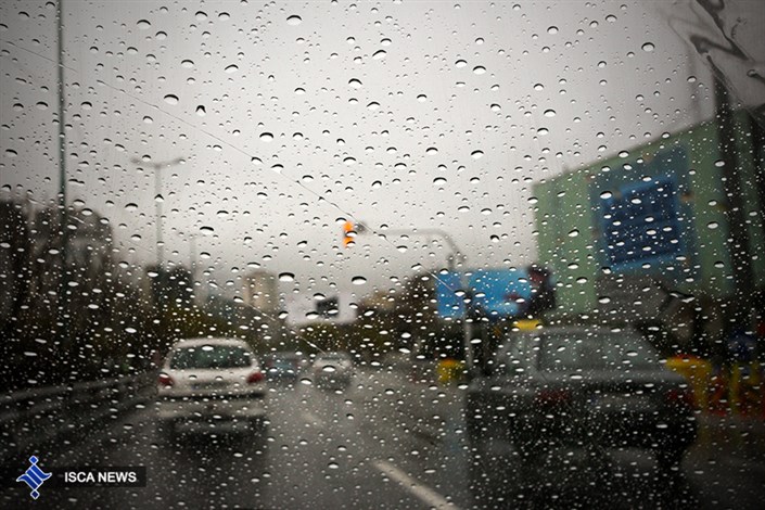 اکثر جاده های کشور بارانی است