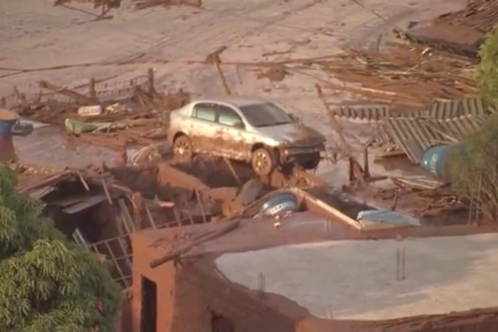 شکستن سد در برزیل 15 نفر را کشت/45 نفر مفقود هستند