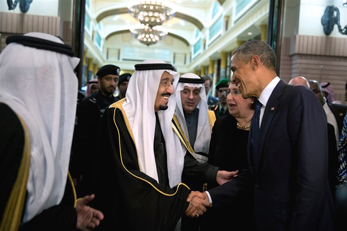 لوموند: امیر نشین های خلیج فارس بی صبرانه منتظر کنار رفتن اوباما هستند