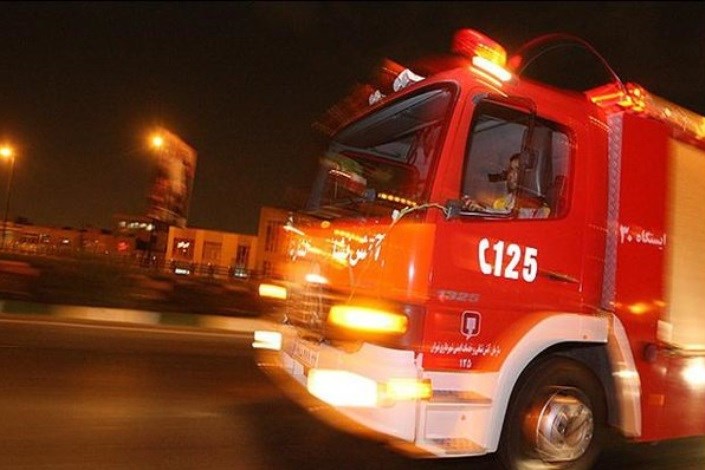 نجات 60 نفر از آتش سوزی یک مجتمع مسکونی در کرج