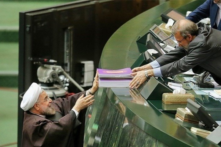 لاریجانی: دولت بودجه کل کشور را تا 15 آذر به مجلس تقدیم کند