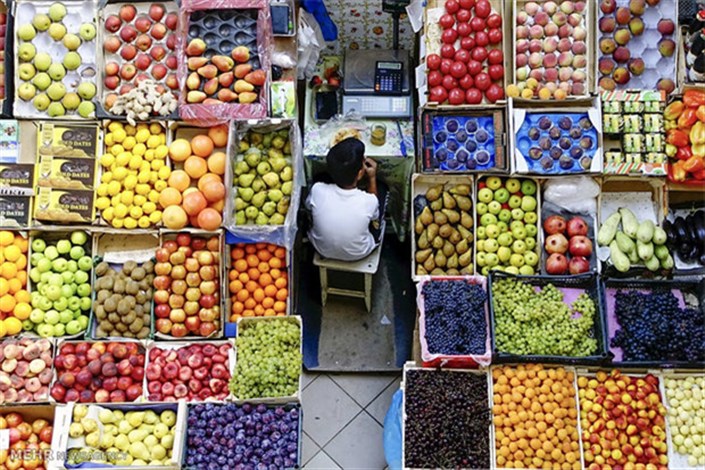 جدول قیمت جدید انواع میوه وسبزی در میدان بارفروشان/  ادامه ارزانی موز تا پایان ماه صفر