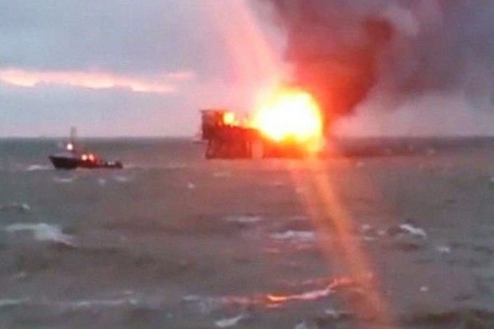 آتش‌سوزی در سکوی نفتی آذربایجان در دریای خزر