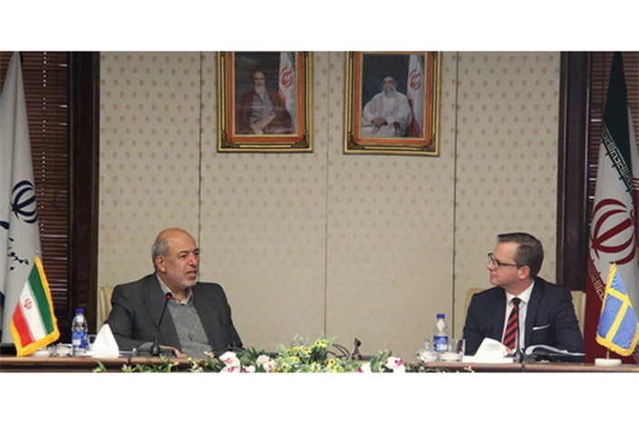 وزیر نیرو خبر داد: ایران آماده امضای قرارداد فاینانس باسوئد/۲پیشنهاد برقی به سوئدی‌ها