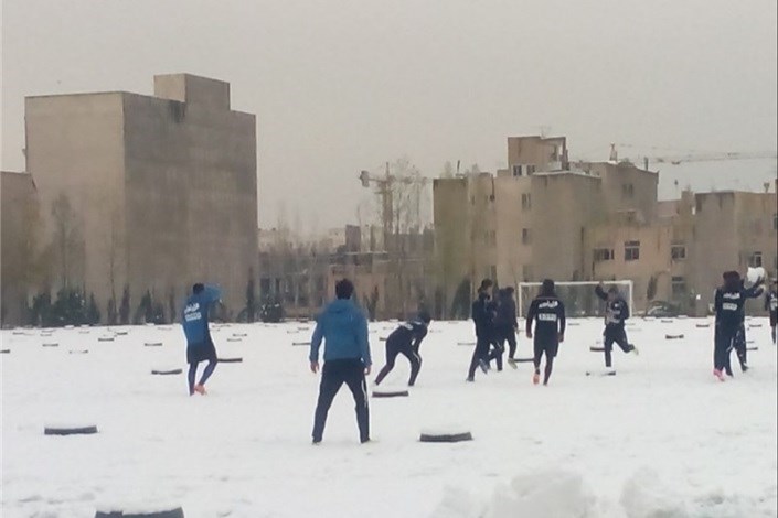 گزارش تمرین آبی ها در هوای برفی تهران