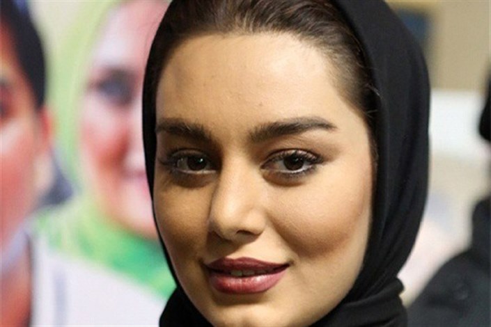 سحر قریشی با دست و  پای گچ گرفته در پشت صحنه+عکس