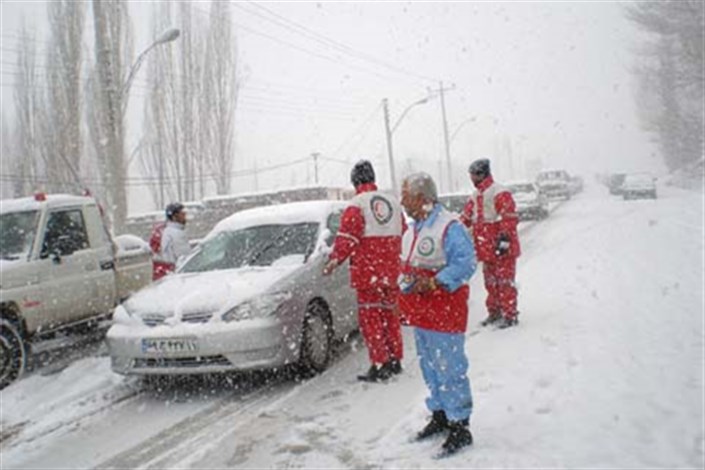 آخرین وضعیت جوی و ترافیکی جاده های کشور/بارش برف و باران در محورهای 12 استان