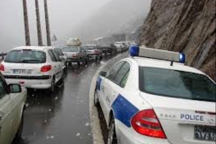 ترافیک نیمه‌سنگین و بارش برف در جاده های کشور