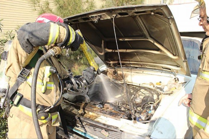 آتش سوزی خودرو وانت بار در بلوار فردوس + عکس
