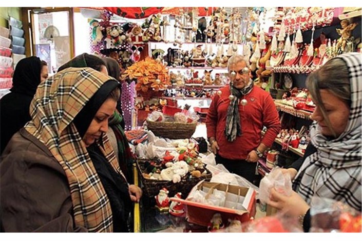 کریسمس ایرانی با طعم چینی/مسیحیان واقعی کاج مصنوعی نمی‌خرند