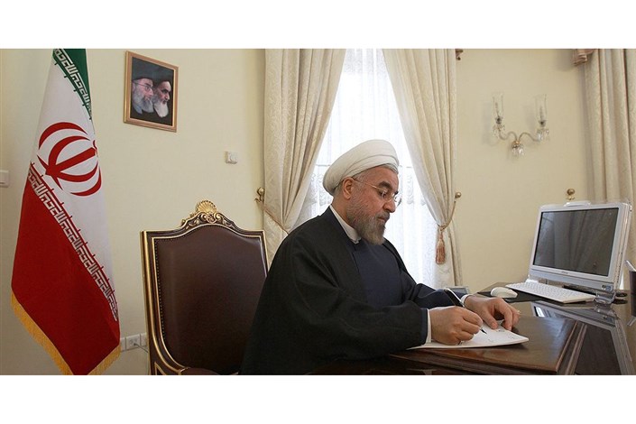 دستور روحانی به وزیر دفاع: تولید انواع موشک‌ ها با سرعت و جدیت بیشتر ادامه یابد/برنامه موشکی ایران جزئی از برجام نیست