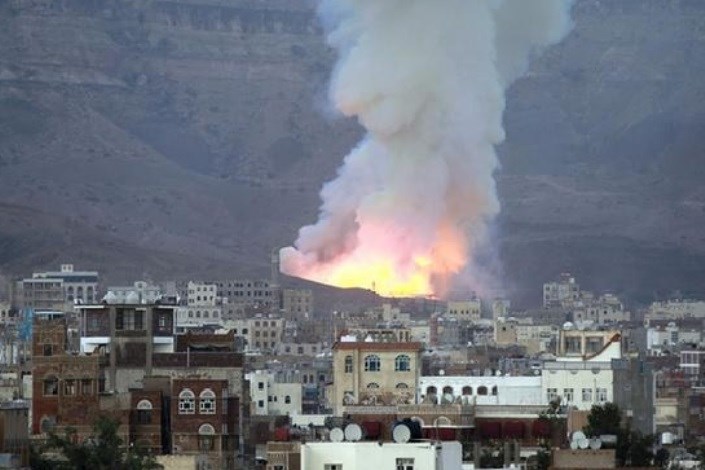 بمباران صنعا از سوی هواپیماهای عربستان