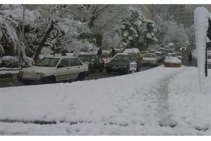  بارش سنگین برف مدارس فیروزکوه، دماوند و رودهن را تعطیل کرد