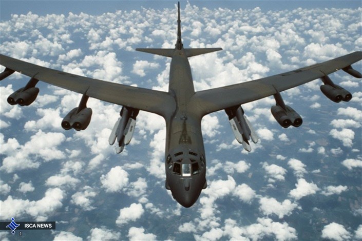 پرواز بمب‌افکن B-52 آمریکا برفراز شبه جزیره کره برای قدرت‌نمایی