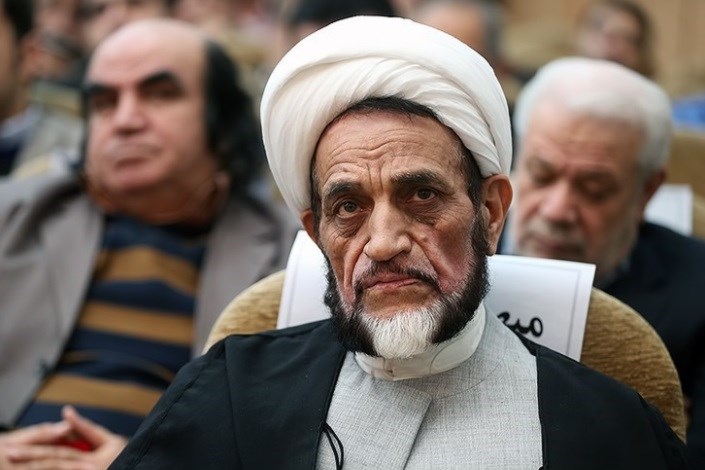 اشرفی اصفهانی  ارائه فهرست  روحانی  به رهبری برای  اخذ حکم حکومتی  به نقل از خود را تکذیب کرد
