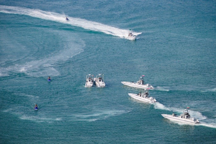 پرتاب اژدرهای بهینه شده نیروی دریایی از بالگردهای ضد زیرسطحی در رزمایش دریایی ولایت 94