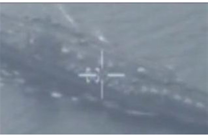 ویدیو /  تصویربرداری از ناو هواپیمابر آمریکا توسط پهپاد و زیردریایی ارتش