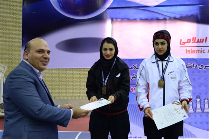 مراسم اختتامیه مسابقات ورزشی دختران دانشگاه آزاد اسلامی در بوشهر برگزار شد