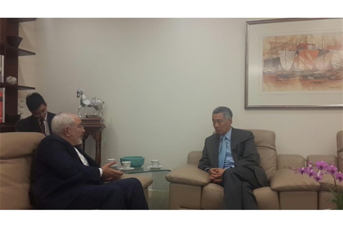 دیدار ظریف با نخست وزیر سنگاپور 