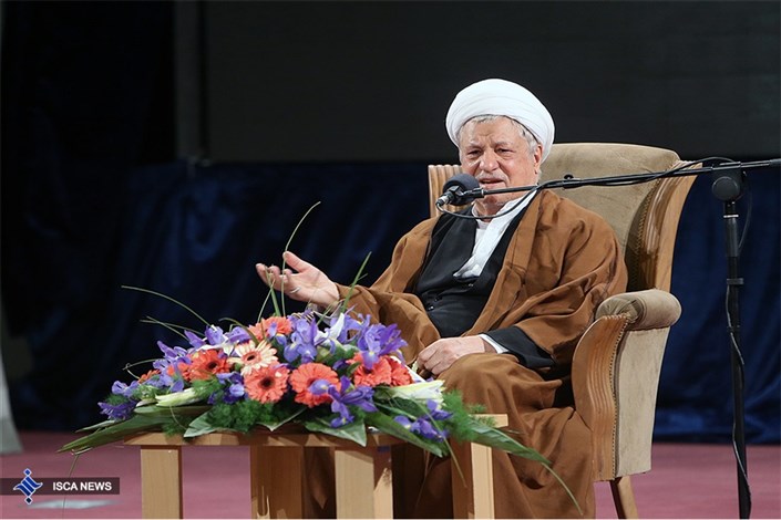 هاشمی‌رفسنجانی: ظریف بهترین نماد انقلابی‌گری است