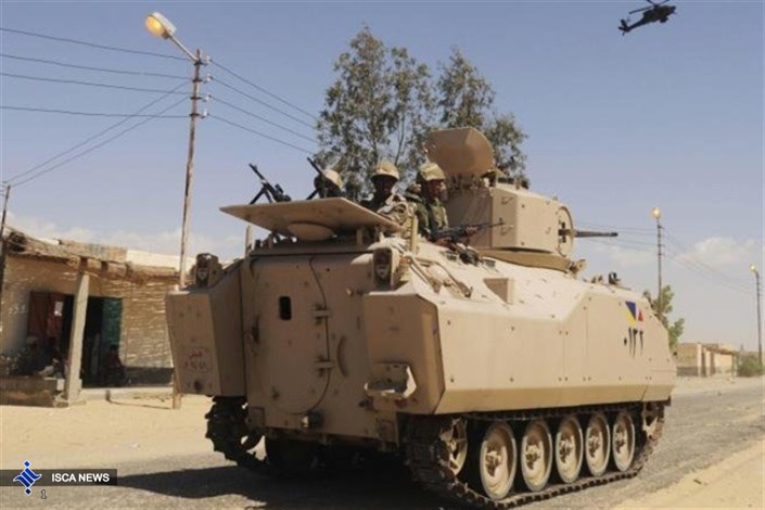 7 کشته و 15 زخمی در حمله داعش به نظامیان مصری در سینا 