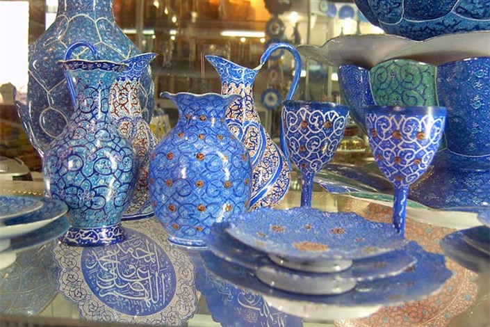 برخی از توریست ها در صفحات اجتماعی خود اعلام کرده اند از اصفهان خرید نکنید!