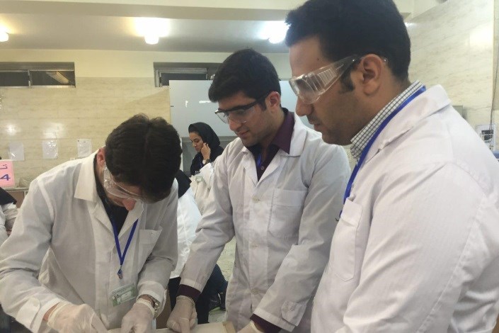 دومین دوره مسابقات علمی–دانشجویی ساخت خمیردندان در واحد علوم دارویی 