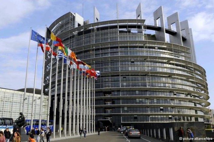 پارلمان اروپا قانون سفر بدون روادید آمریکایی‌ها را لغو کرد
