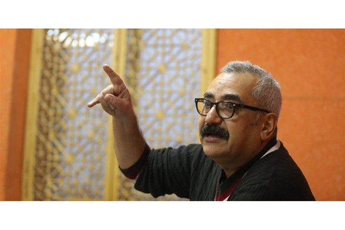 فرزاد موتمن: جشنواره فیلم فجر در حد گردهمایی فیلمسازان و منتقدان است