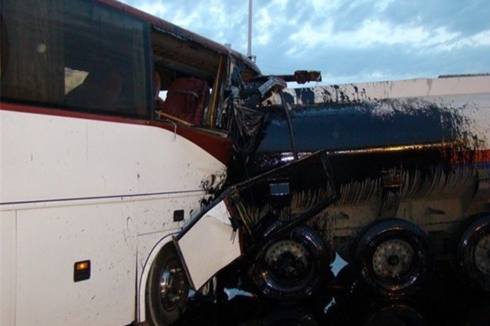 یک کشته و ۲ مجروح در تصادف اتوبوس ولوو