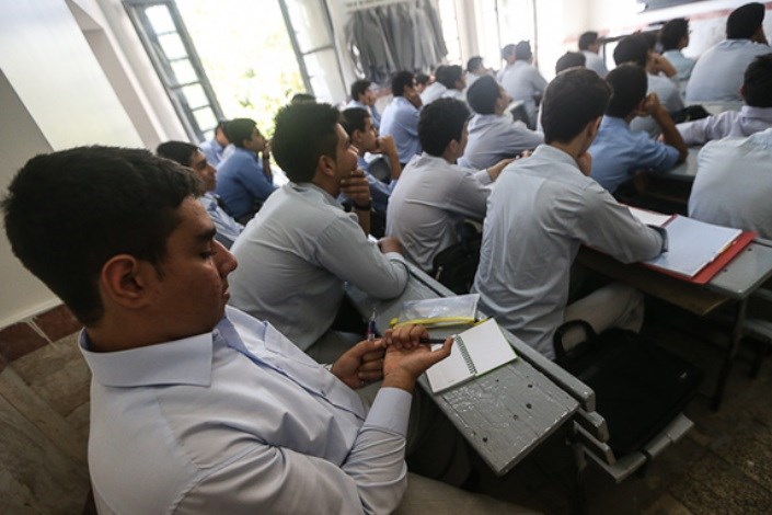 بخشنامه‌ ارفاق در نمرات امتحان نهایی جعلی است/تصویر