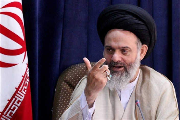آیت الله حسینی بوشهری:وحدت  زیر سایه رهبری  از ویژگی حائز اهمیت  نهضت امام خمینی (ره)  بود