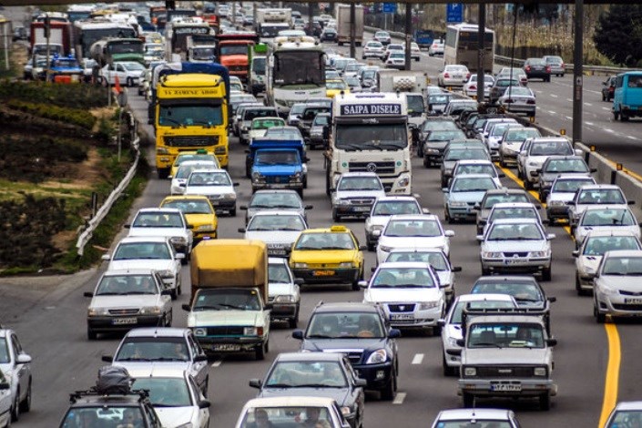 محور اسالم-خلخال برفی است/ ترافیک در  آزاد راه کرج به تهران 