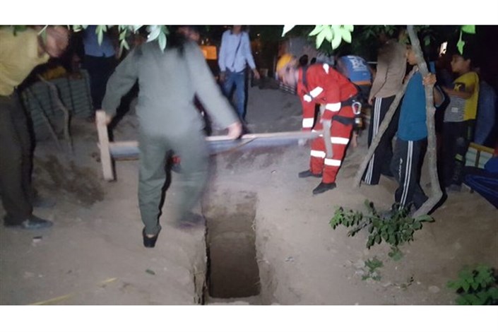 نجات کودک و پدری که درون چاه 35 متری گرفتار شده بودند