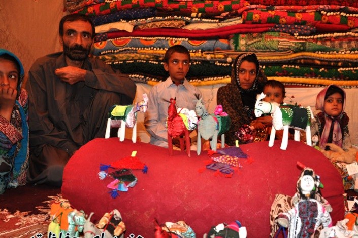 روستای تاجمیر  با یک موزه محلی/  الیاس قصه‌گو، مدرسه نمی‌رود