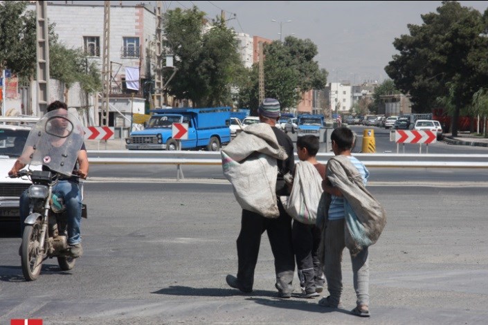  در برخورد با کودکان کار روش‌های قهری کارایی ندارد/ وجود ۷ هزار کودک کار در تهران/ ۵۰ درصد کودکان خیابانی مهاجرند