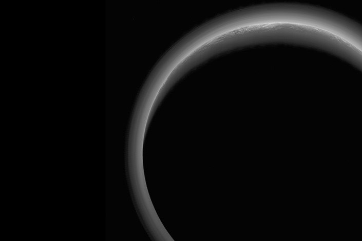 تصویر نجومی روز ناسا /پلوتو در شب