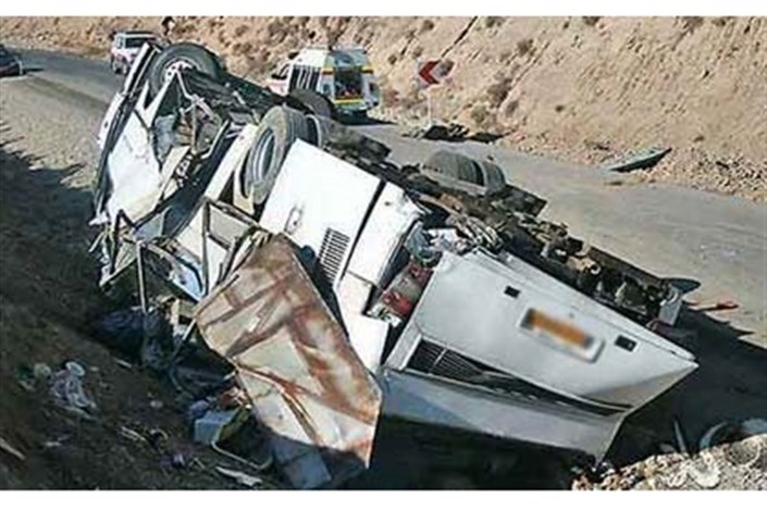 سقوط مرگبار اتوبوس به دره در محور نی ریز/  19 نفر کشته شدند