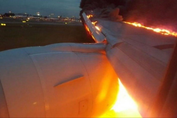  هواپیمای مسافربری در فرودگاه سنگاپور آتش گرفت