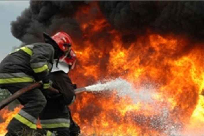  آتش سوزی در برج 10 طبقه سعادت آباد/ نجات مادر جوان و دخترانش از میان دود آتش
