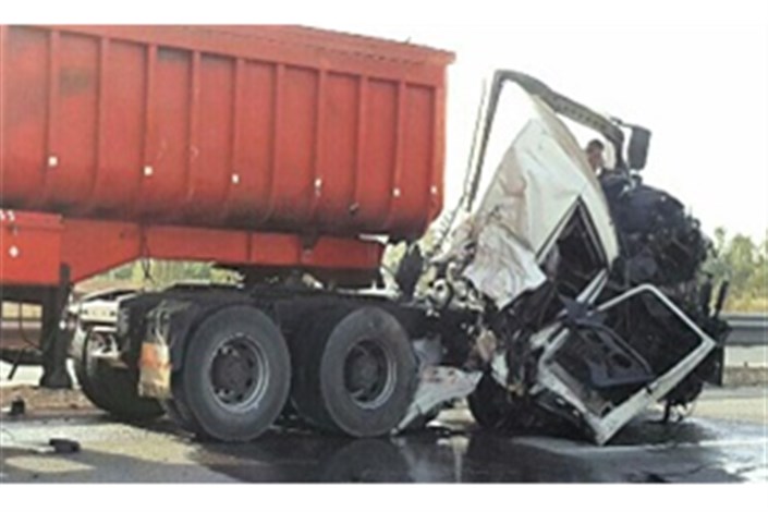 بی احتیاطی راننده  حادثه آفرید/ 2 نفر کشته شدند