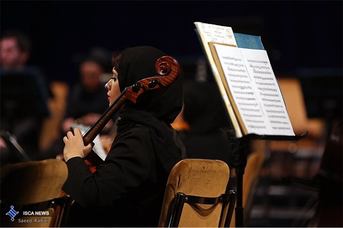  ارکستر سمفونیک تهران به رهبری ایوان الیو تمرین کرد
