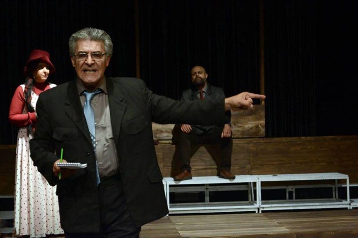 حسین سحرخیز: چرا حرفه ای های ما در فضای تئاتر نیستند/بودجه تئاتربیشتر شوخی است!