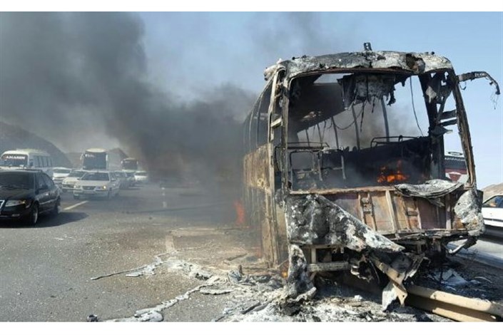 آتش گرفتن اتوبوس اسکانیا در جاده قم 